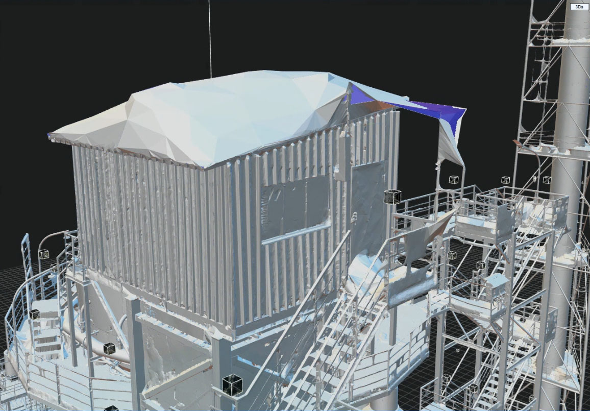 Artefakty modelu siatkowego (mesh) na dachu wiaty spowodowane brakiem danych ze skanowania 3D